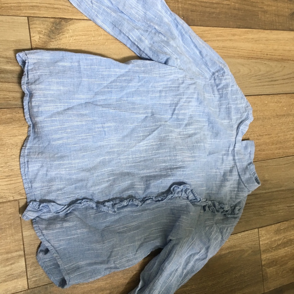 Cute ruffles Zara Shirt!!!